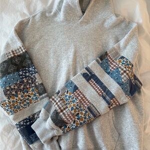 Abercrombie & Fitch Gray Patchwork Sleeve Sweater